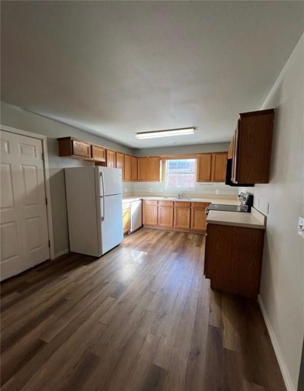 Building Photo - 910 N Meadowlands Dr