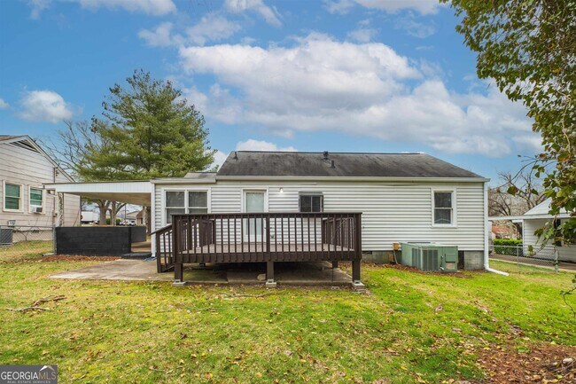 Building Photo - 8449 Fairview Dr