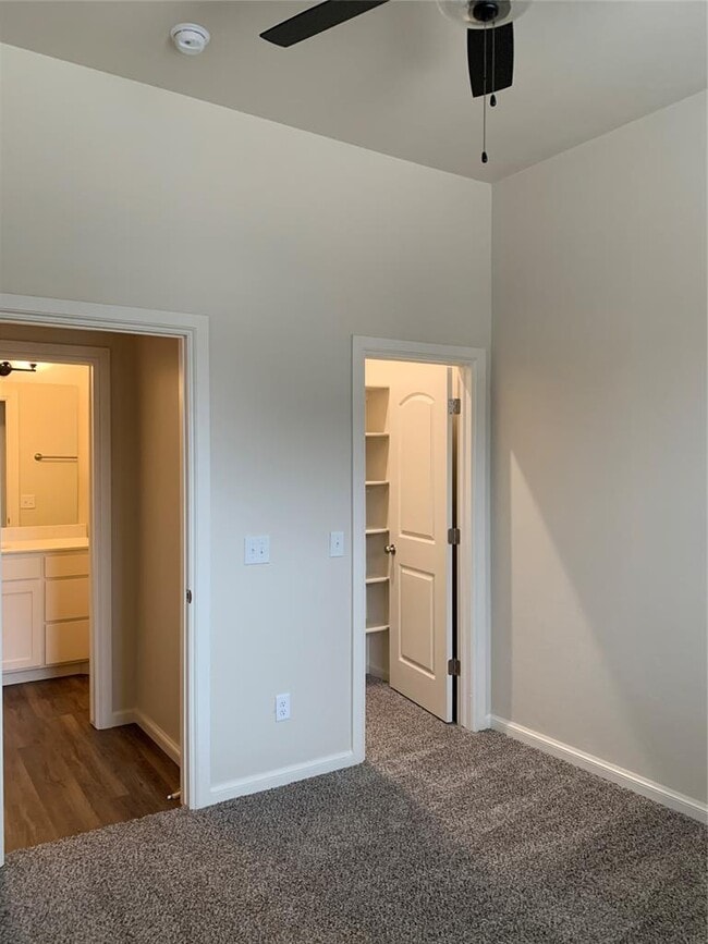 Building Photo - 3219 Enclave Pl