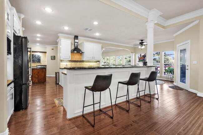 Building Photo - 1502 Wimbledon Dr