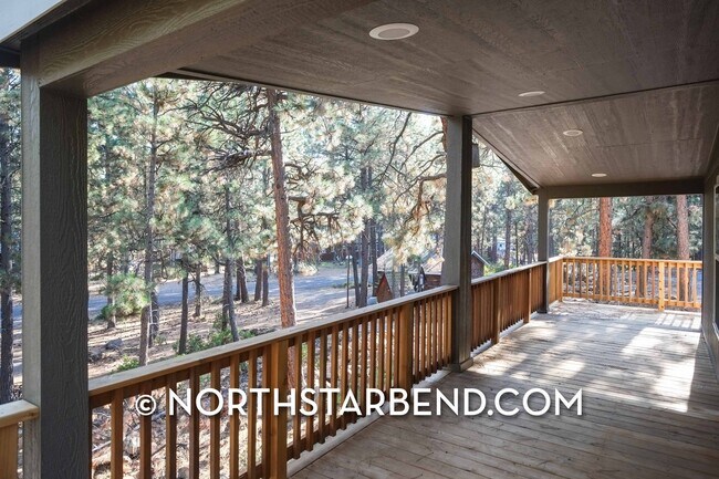 Building Photo - Updated home in Deschutes River Woods