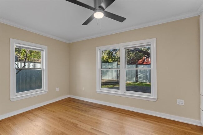 Building Photo - 400 E Monroe St