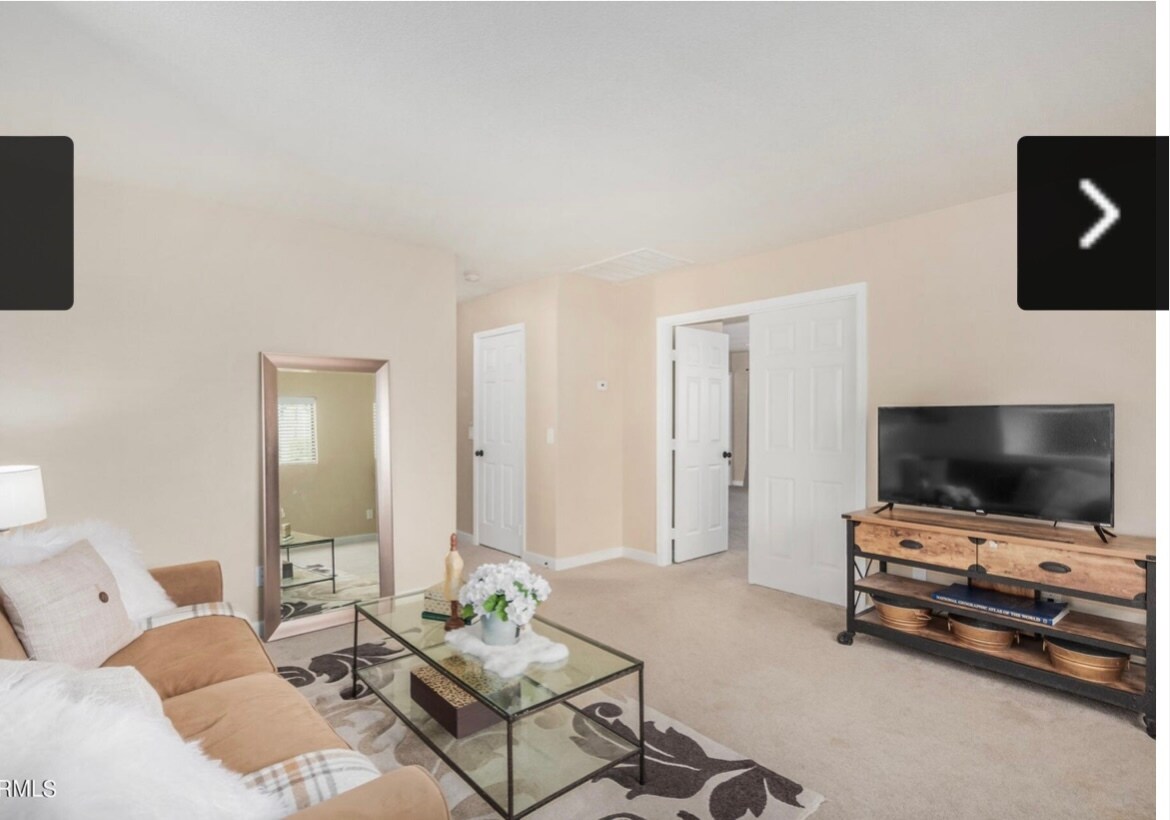 Building Photo - 2418 E Peach Tree Dr