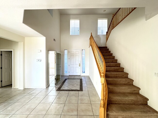 Building Photo - CHEYENNE HUALAPAI-UNIT 4A