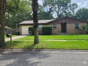 Building Photo - 3058 Mangrove Ave