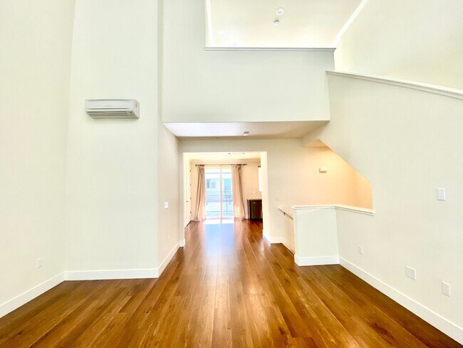 Building Photo - ALMOST NEW, SUPER CLEAN 2 BED, 2.5 BATHS, WOOD FLOORS, STAINLESS STEEL APPLIANCES, CLUBHOUSE WITH...