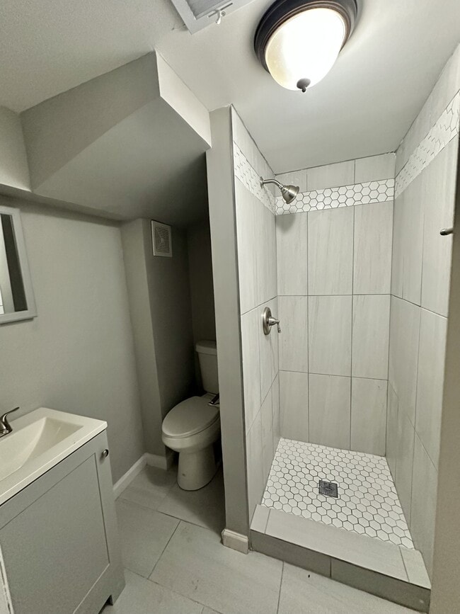 Building Photo - 1825 5th Way NW