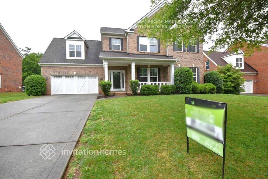 Primary Photo - 10814 Bask Ct