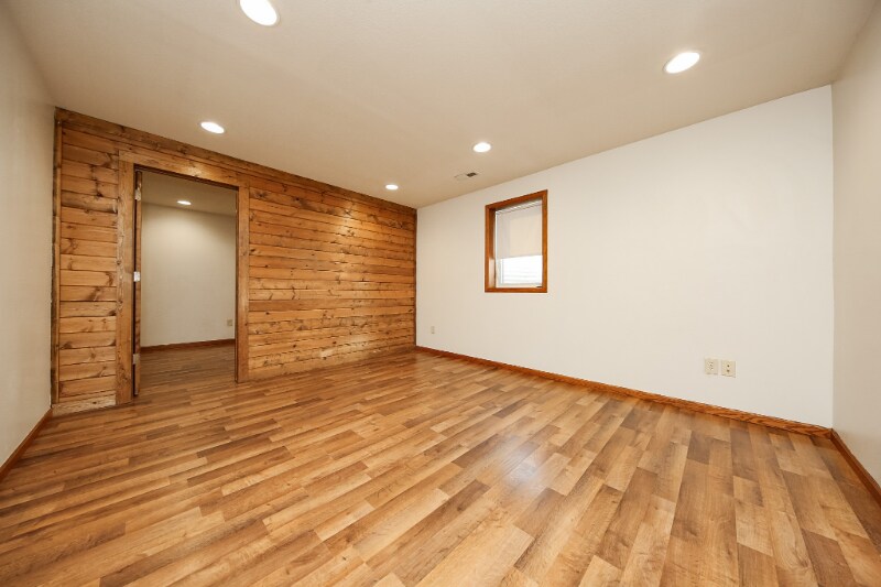 Building Photo - 808 S Grange Ave