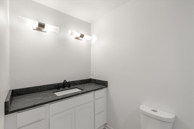 Building Photo - 2910 Fendall Ave