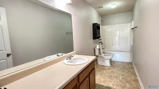 Building Photo - 144 Sagebrook Dr