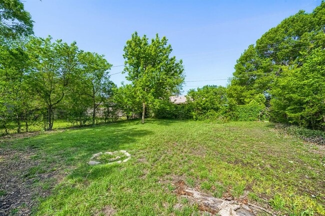 Building Photo - 8308 Hathaway Dr