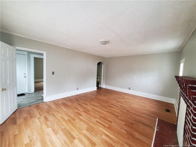 Building Photo - 868 W Orange St