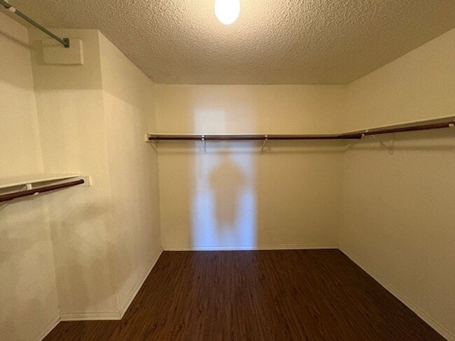 Building Photo - 2 Story Home with Great Floor Plan