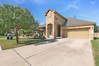 Building Photo - 2437 Lyla Ln