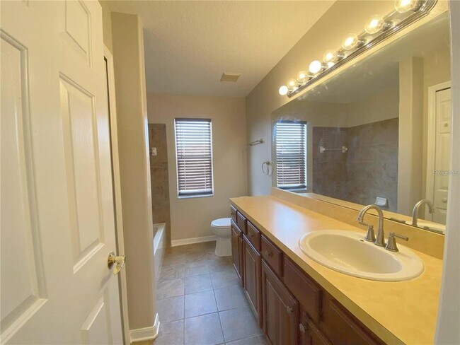 Building Photo - 11209 Village Brook Dr