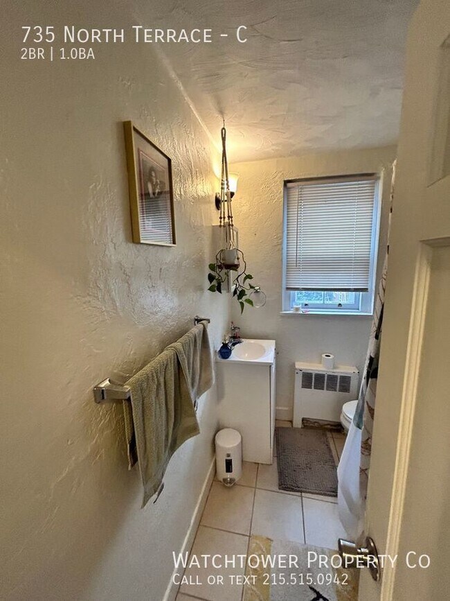 Building Photo - 735 North Terrace