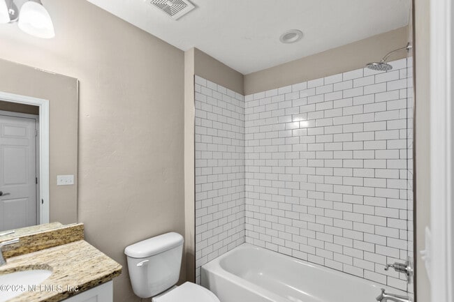 Building Photo - 442 SW Naha St