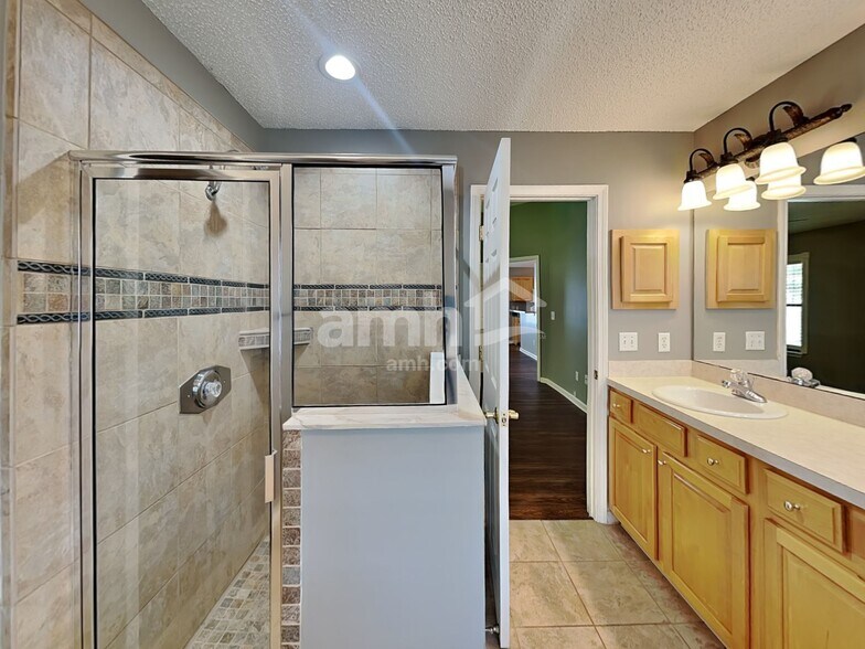 Building Photo - 1526 Bay Harbor Dr