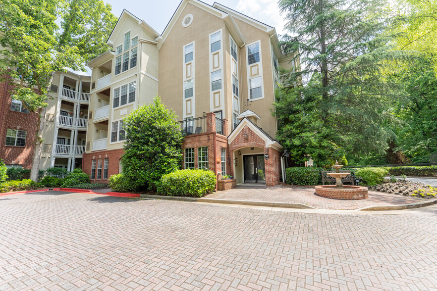 Building & Leasing Office Entrance - 1133 Westchester Rdg NE