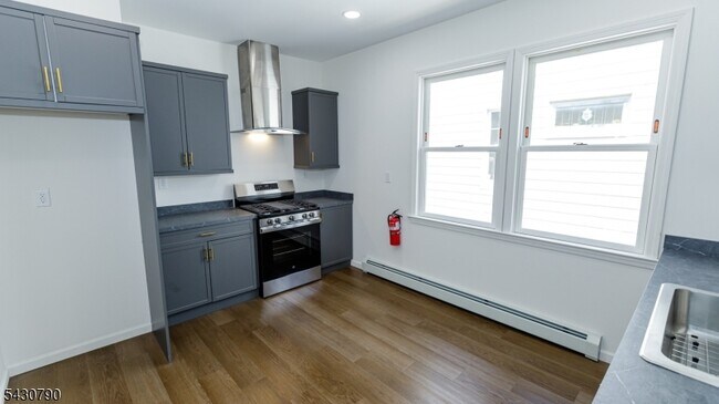 Building Photo - 182 Ellery Ave