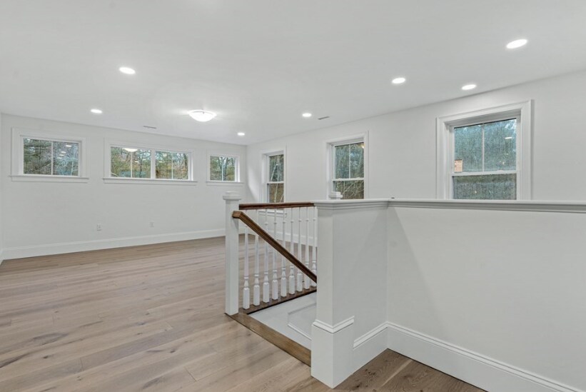 Building Photo - 19 Lily Pond Ln