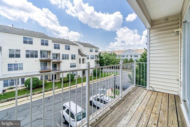 Building Photo - 2484 Angeline Dr
