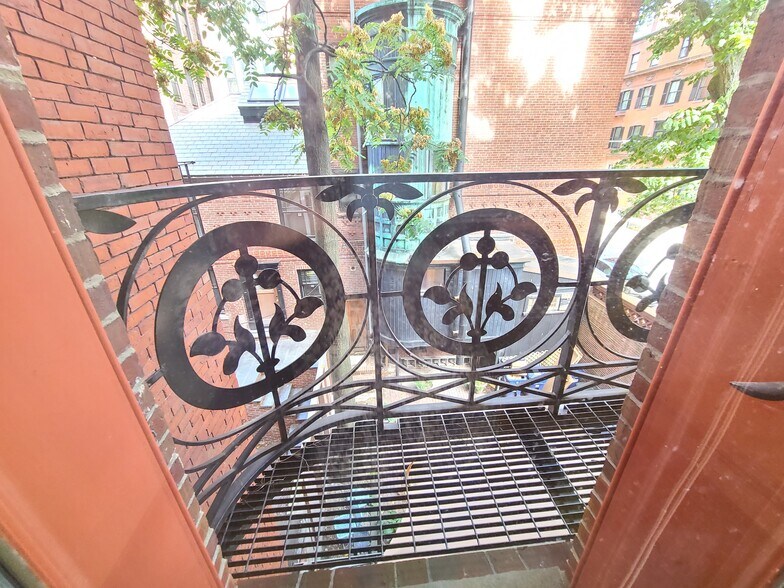 Building Photo - 191 Commonwealth Ave