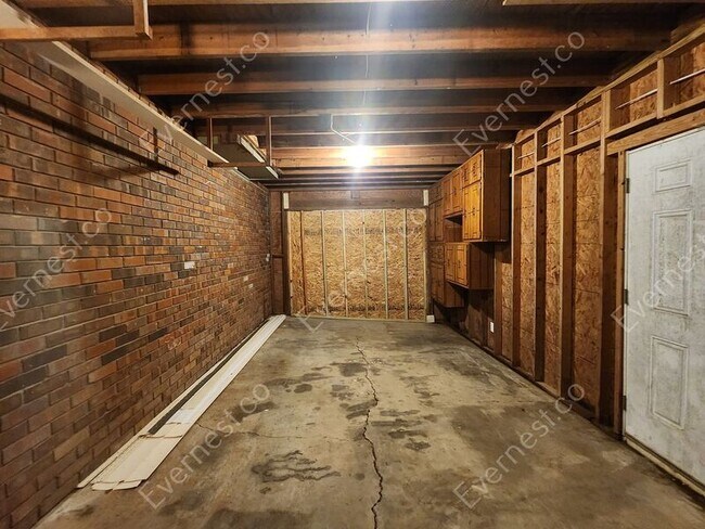 Building Photo - 1529 Winchester Trail