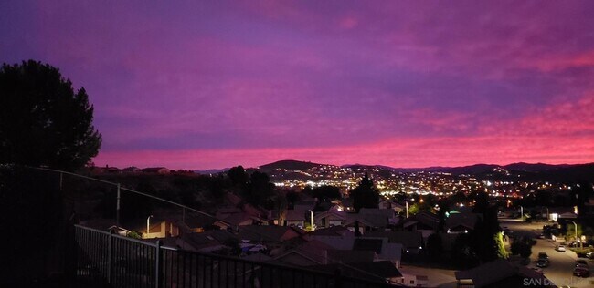 Building Photo - 425 S Meadowbrook Dr