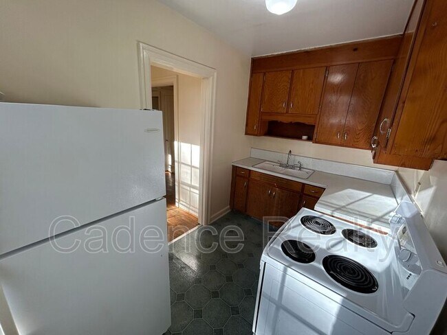 Building Photo - 2940 Oleander Dr