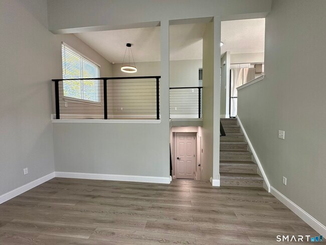 Building Photo - 629 Longfellow Dr