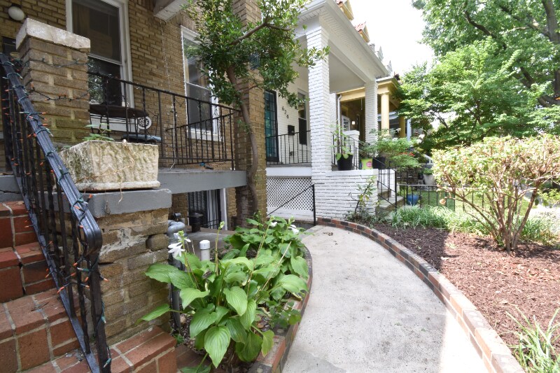 Building Photo - 620 Princeton Pl NW