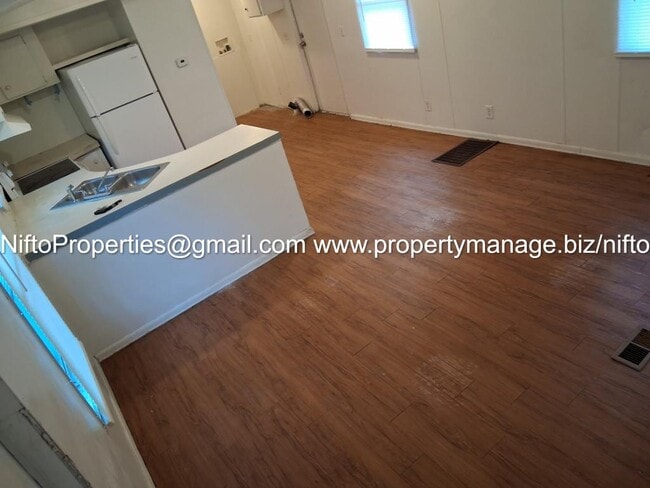 Building Photo - 5584 Aenon Ln