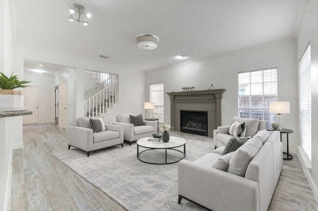 Building Photo - 1115 Enclave Square E