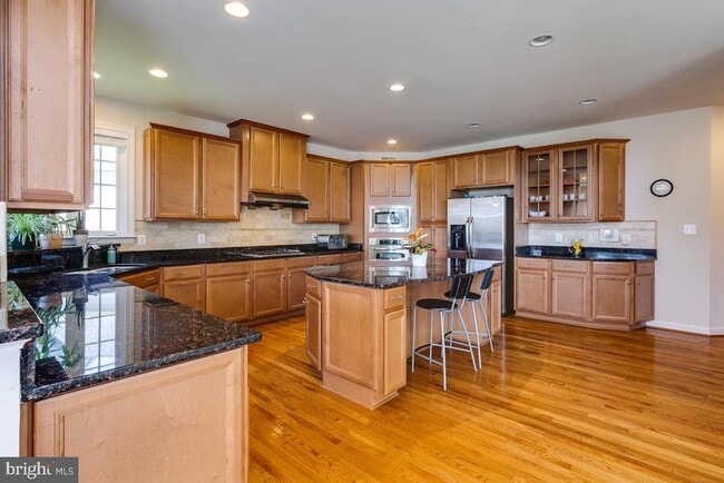 Building Photo - 42463 Pine Forest Dr