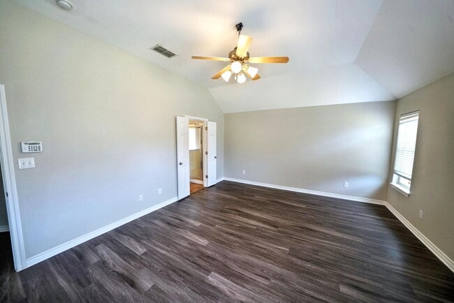 Building Photo - Stunning 4-Bedroom Home in Live Oak Hills,...