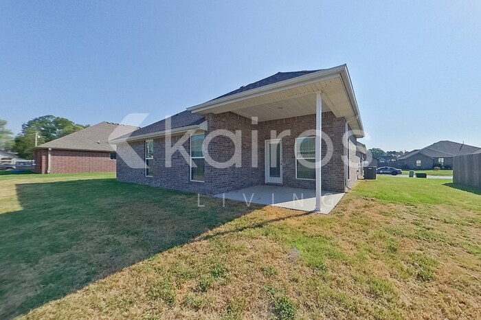 Building Photo - 109 Pin Oak St