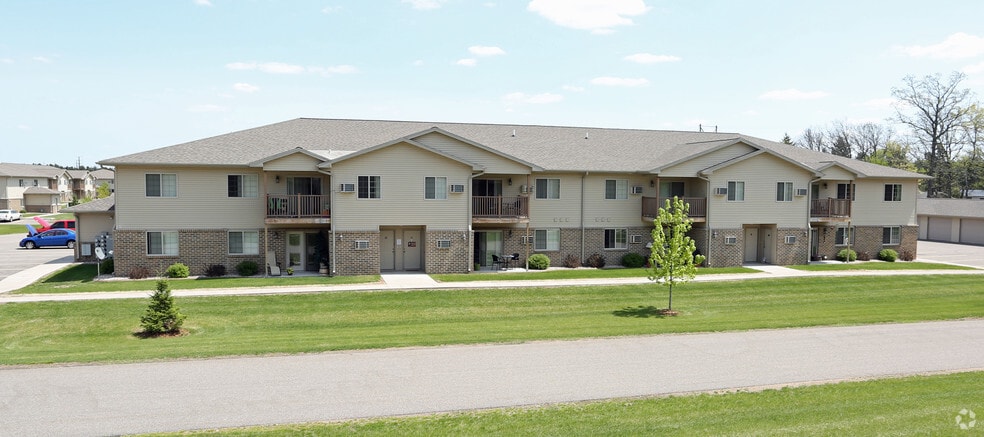 Building Photo - Willow Estates Apartment Community