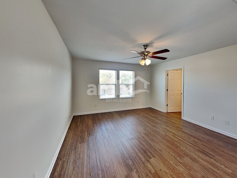 Building Photo - 221 W Jayce Wy