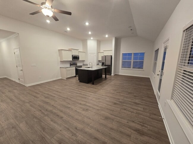 Building Photo - 229 Republic St