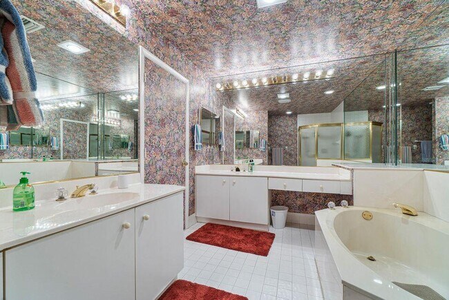 Building Photo - 7922 Sandy Pointe Dr