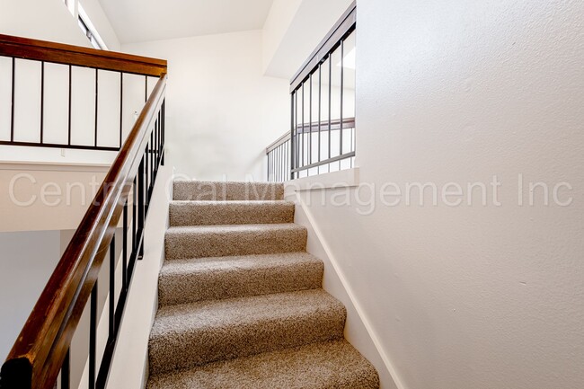 Building Photo - 3 Bedroom/2.5 Bath Townhome - $1995 per mo...