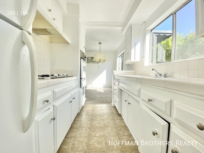 Building Photo - 915 N Spaulding Ave