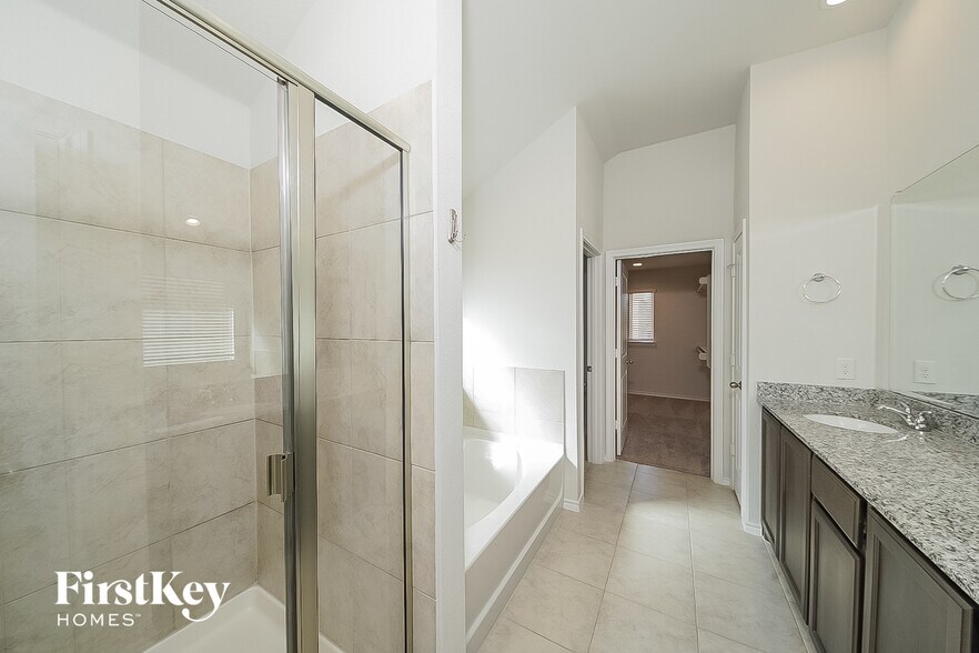 Building Photo - 2537 Doe Run