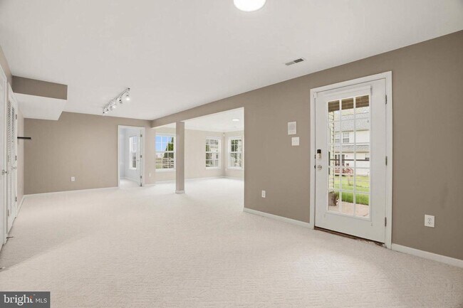Building Photo - 6020 Moonsails Ln