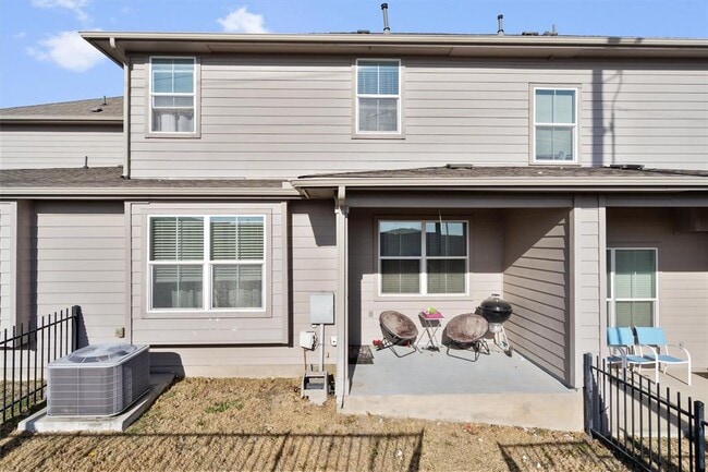 Building Photo - 417 Epiphany Ln