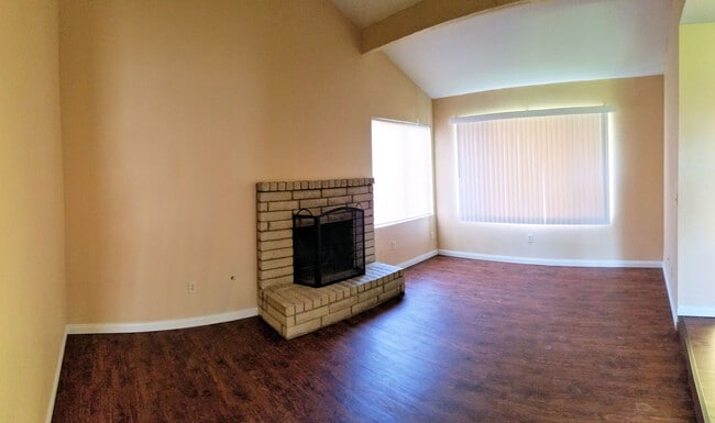Building Photo - Spacious 3 Bedroom Home with Yard –Available! Ask About Our Move-In Special!