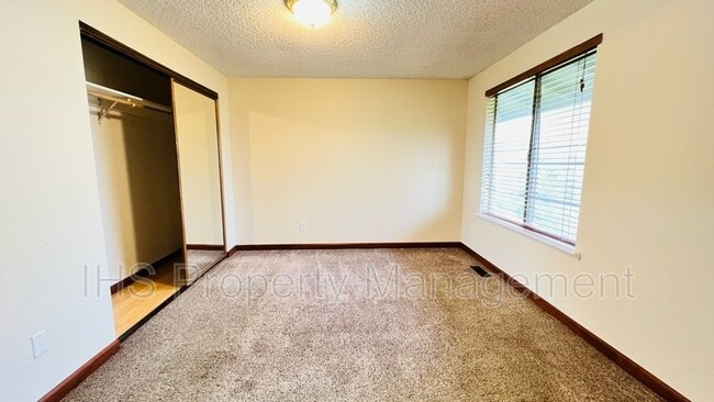 Building Photo - 1613 S Palouse Pl