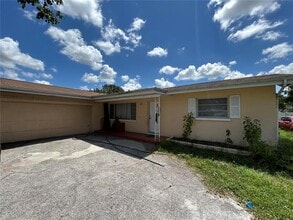 Building Photo - 626 Chevy Chase Dr